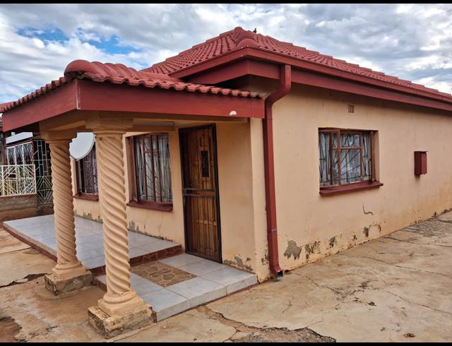 2 BEDROOM FREESTANDING FOR SALE IN JOUBERTON